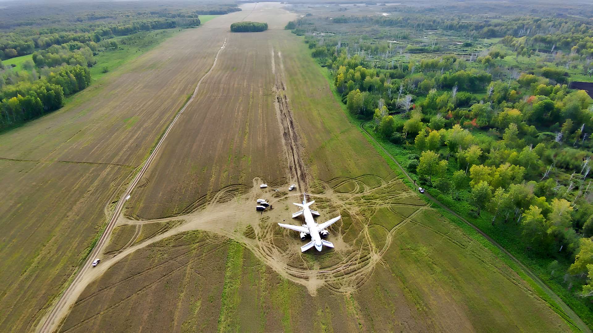 Ural Airlines Pl Nuj Vzlet A Kter Nouzov P Ist L Na Poli To